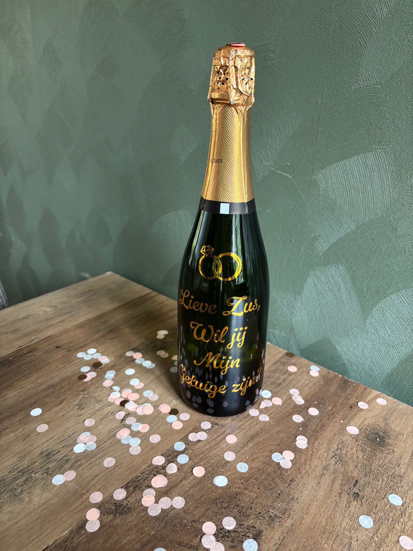 Sticker champagnefles – “Lieve zus, wil jij mijn getuige zijn?” ByMVcrafts