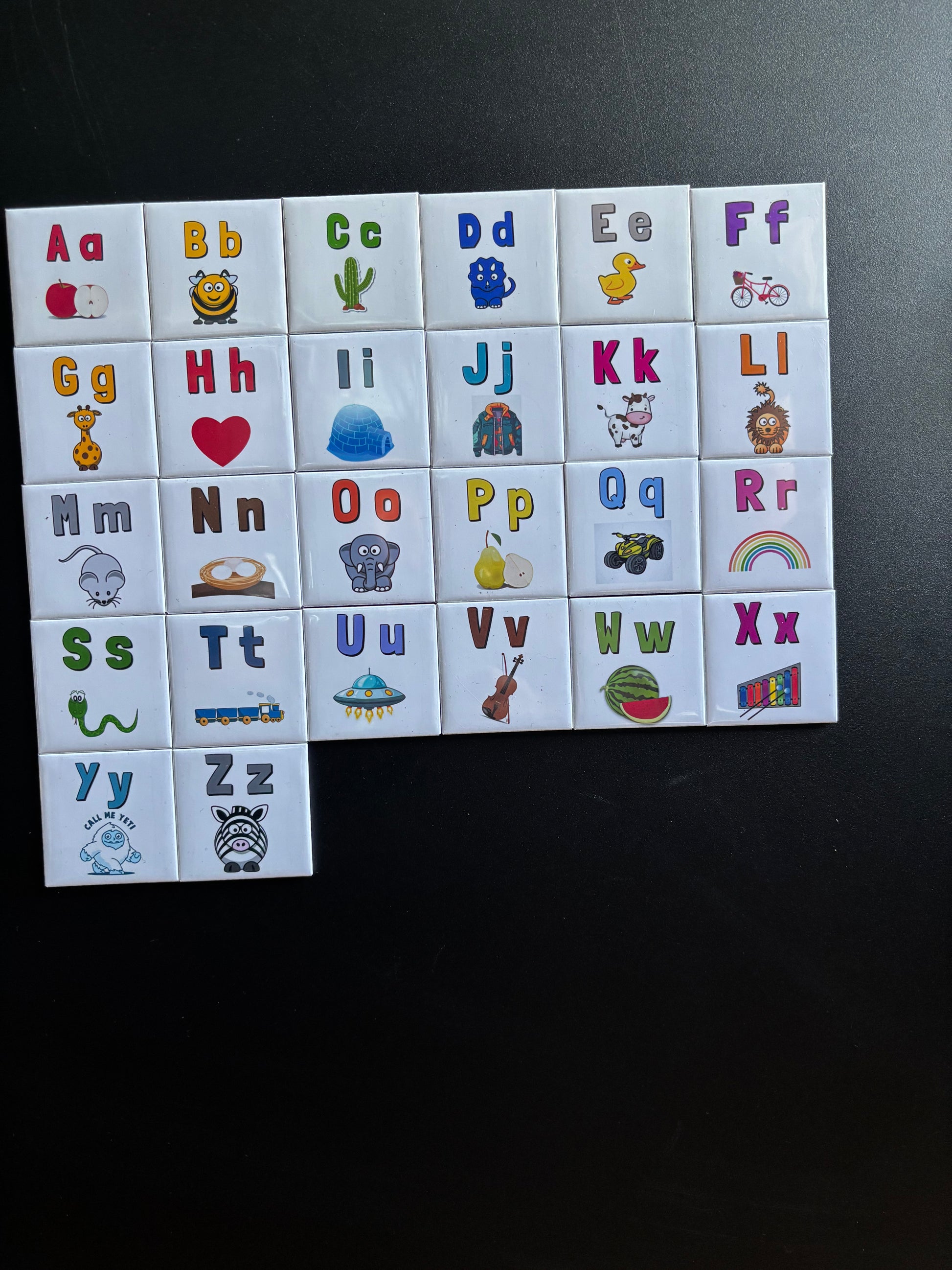 Vrolijke alfabet magneten – Leren wordt een spelletje! ByMVcrafts