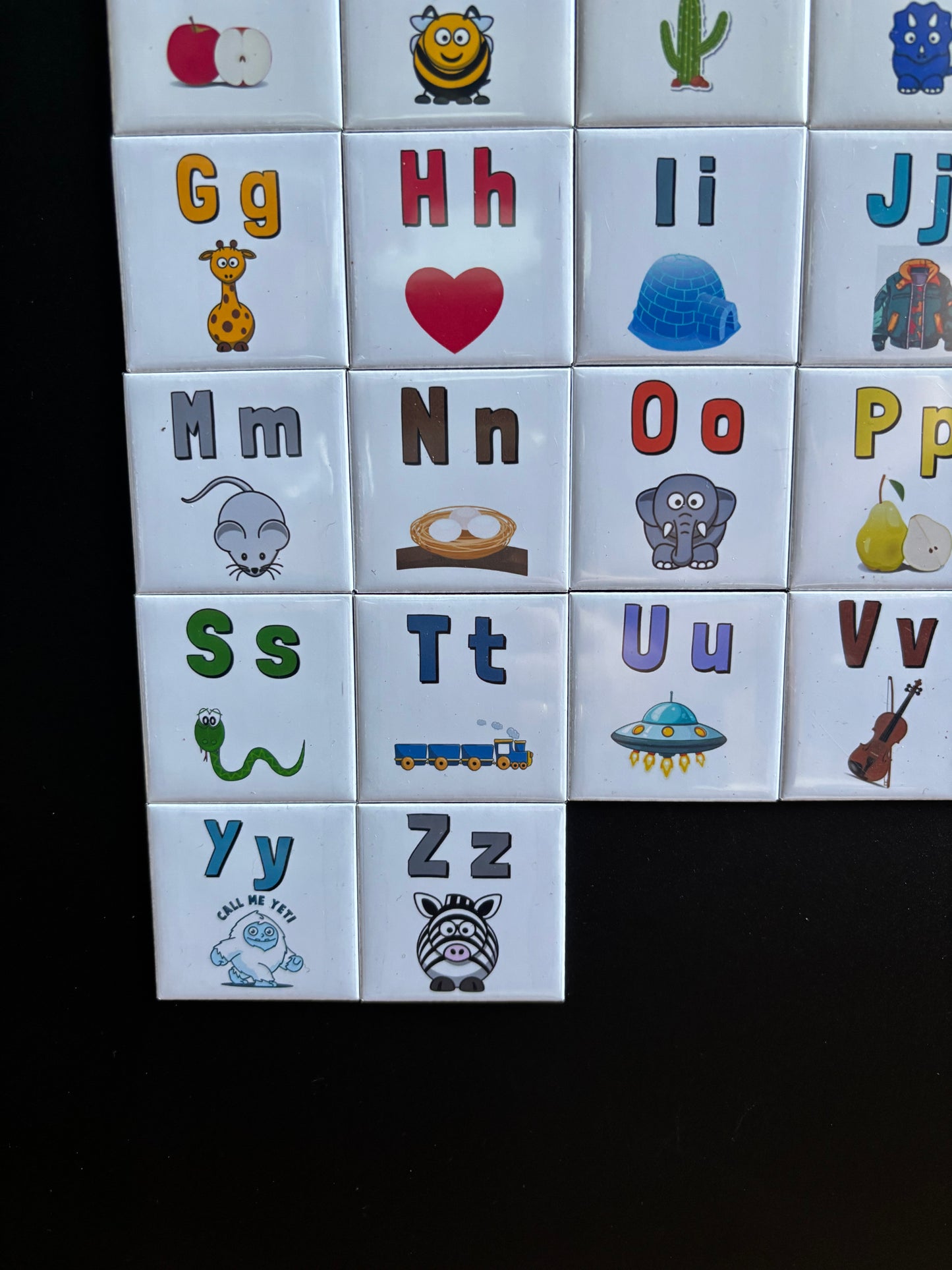 Vrolijke alfabet magneten – Leren wordt een spelletje! ByMVcrafts