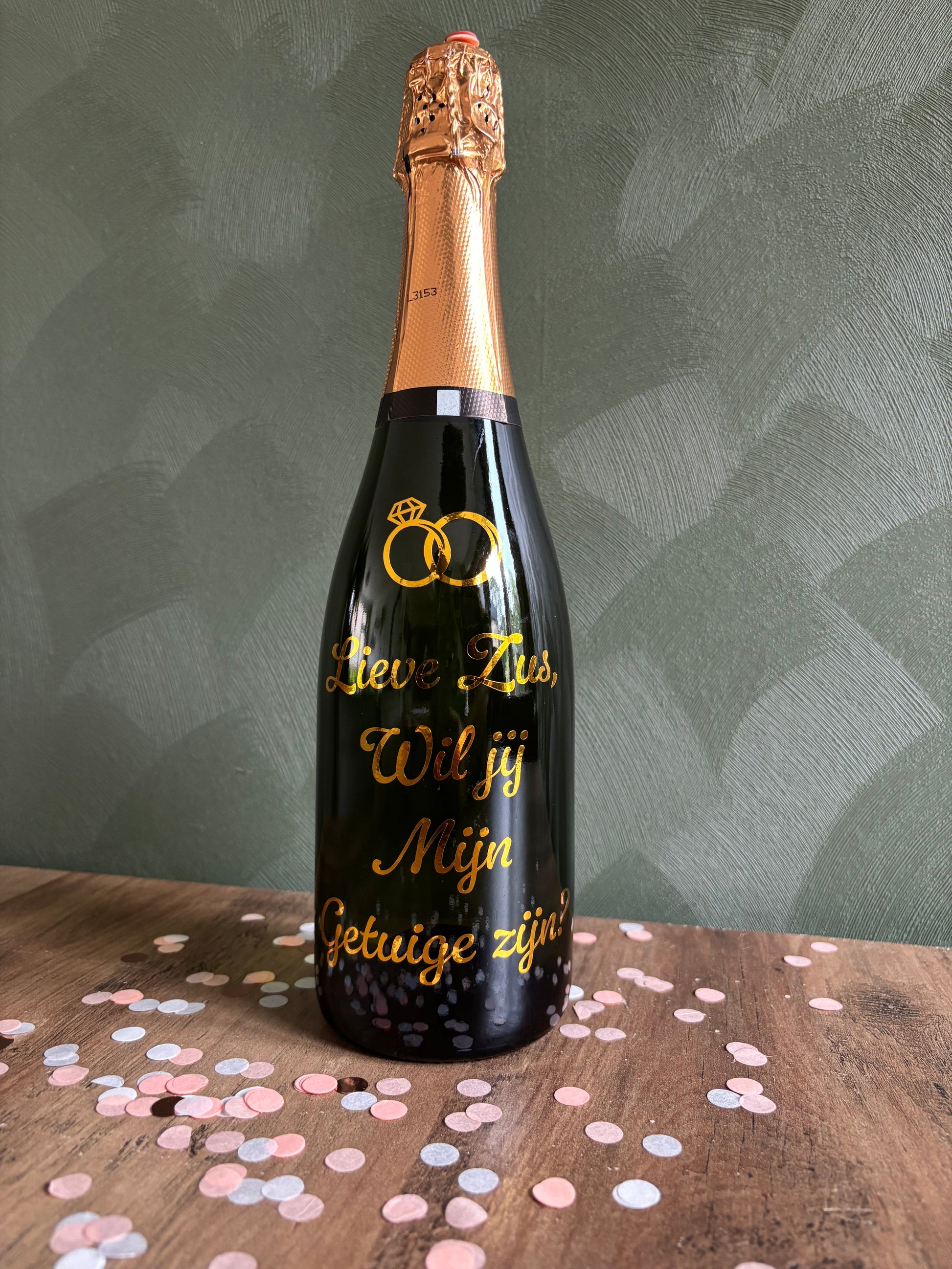 Sticker champagnefles – “Lieve zus, wil jij mijn getuige zijn?” ByMVcrafts