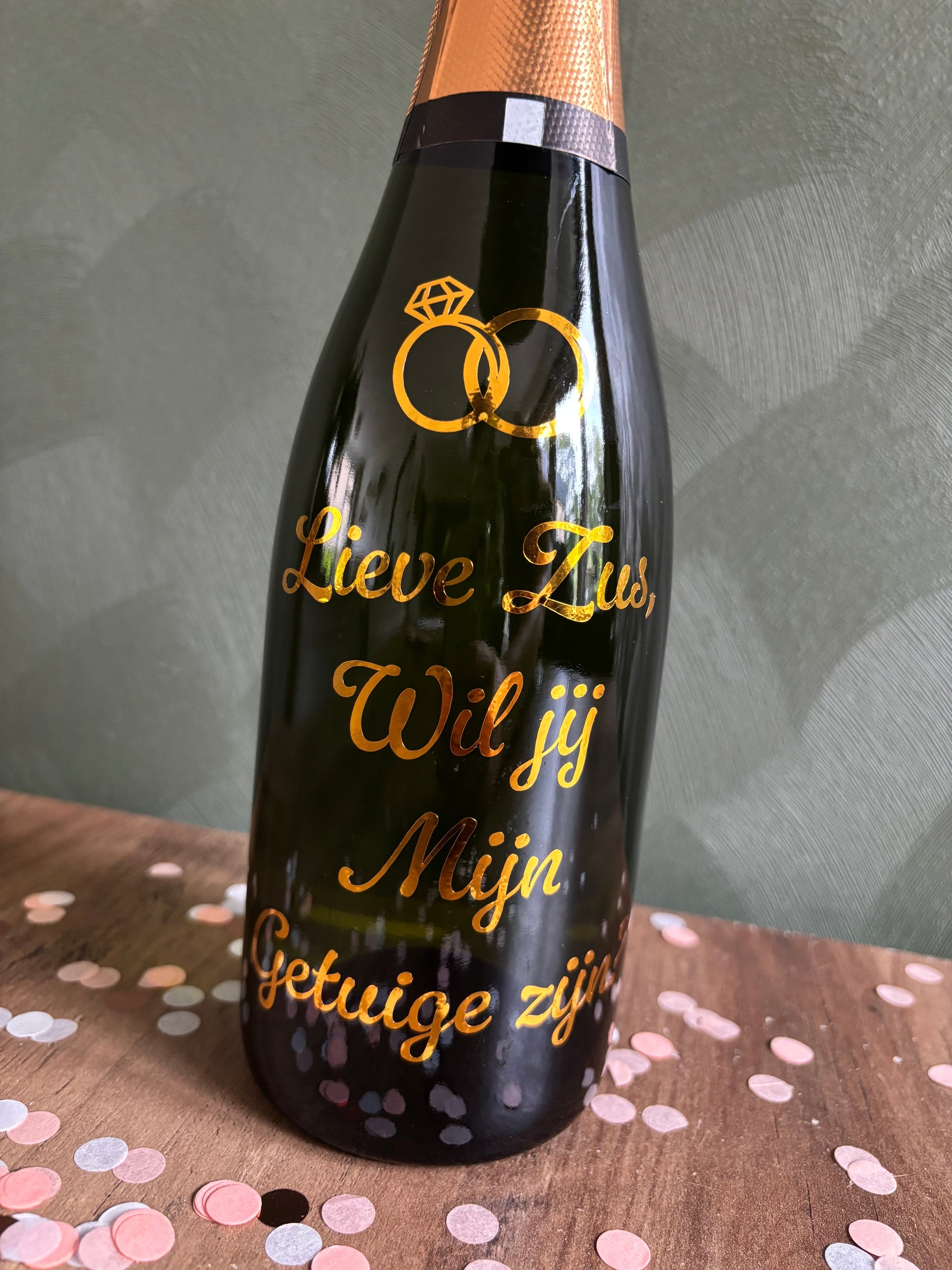 Sticker champagnefles – “Lieve zus, wil jij mijn getuige zijn?” ByMVcrafts