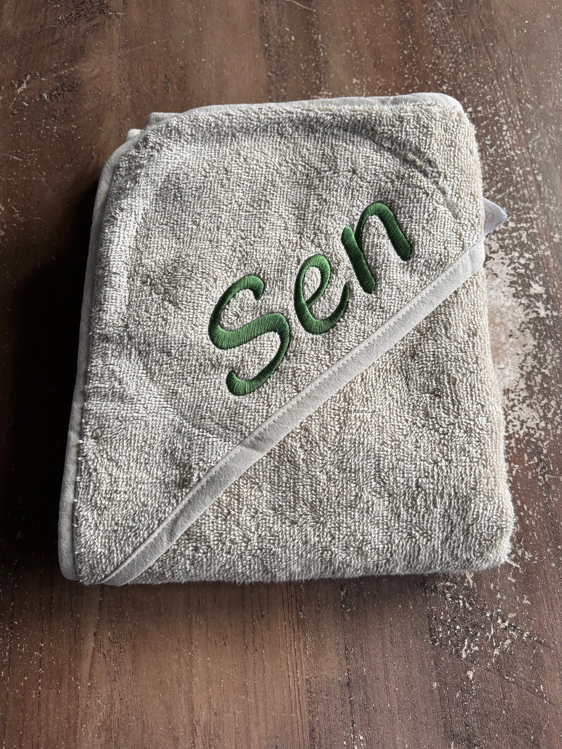 Luxe Badcape met Geborduurde Naam – Comfort & Persoonlijke Touch ByMVcrafts